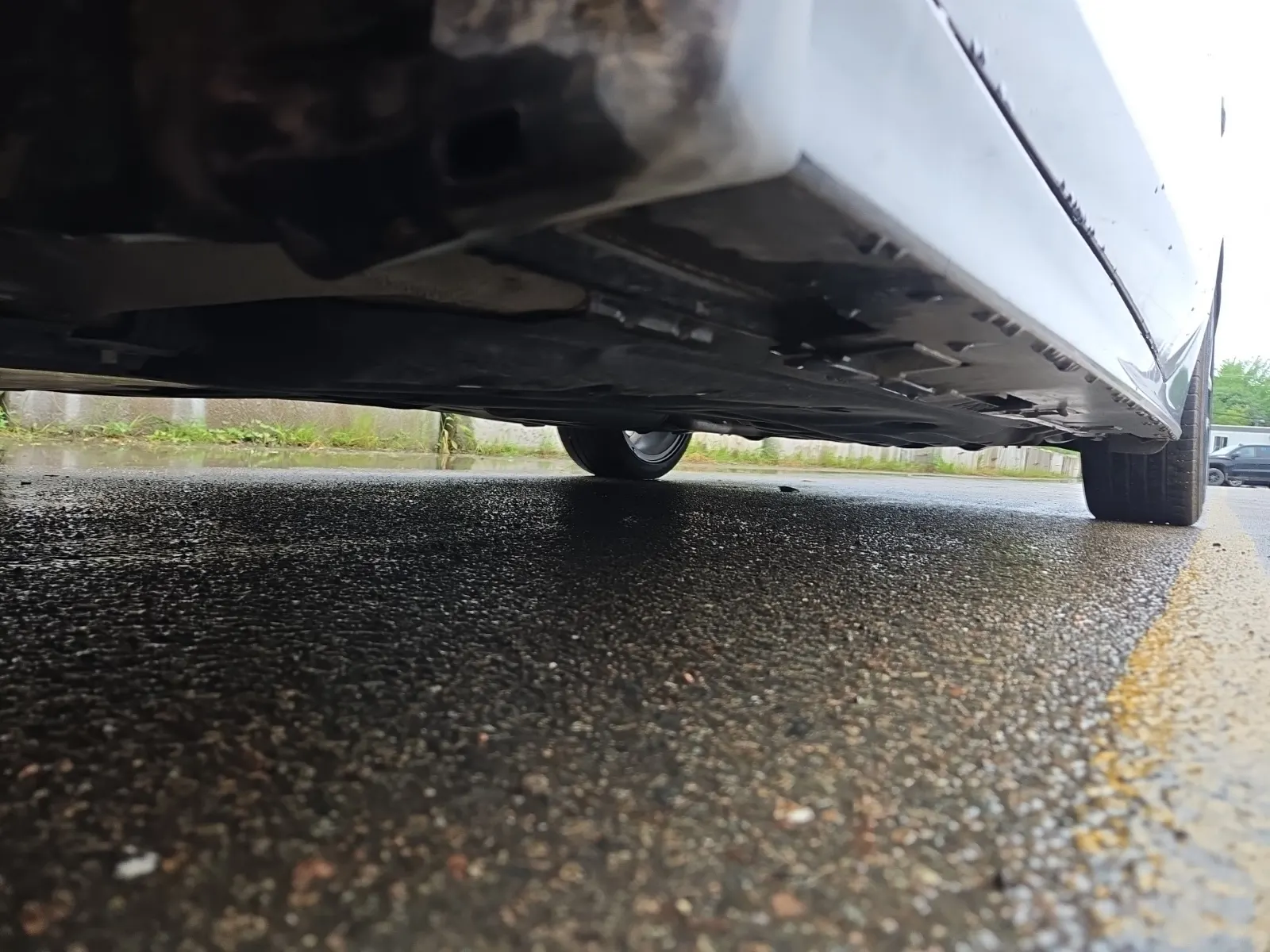 Undercarriage - Driver Photo