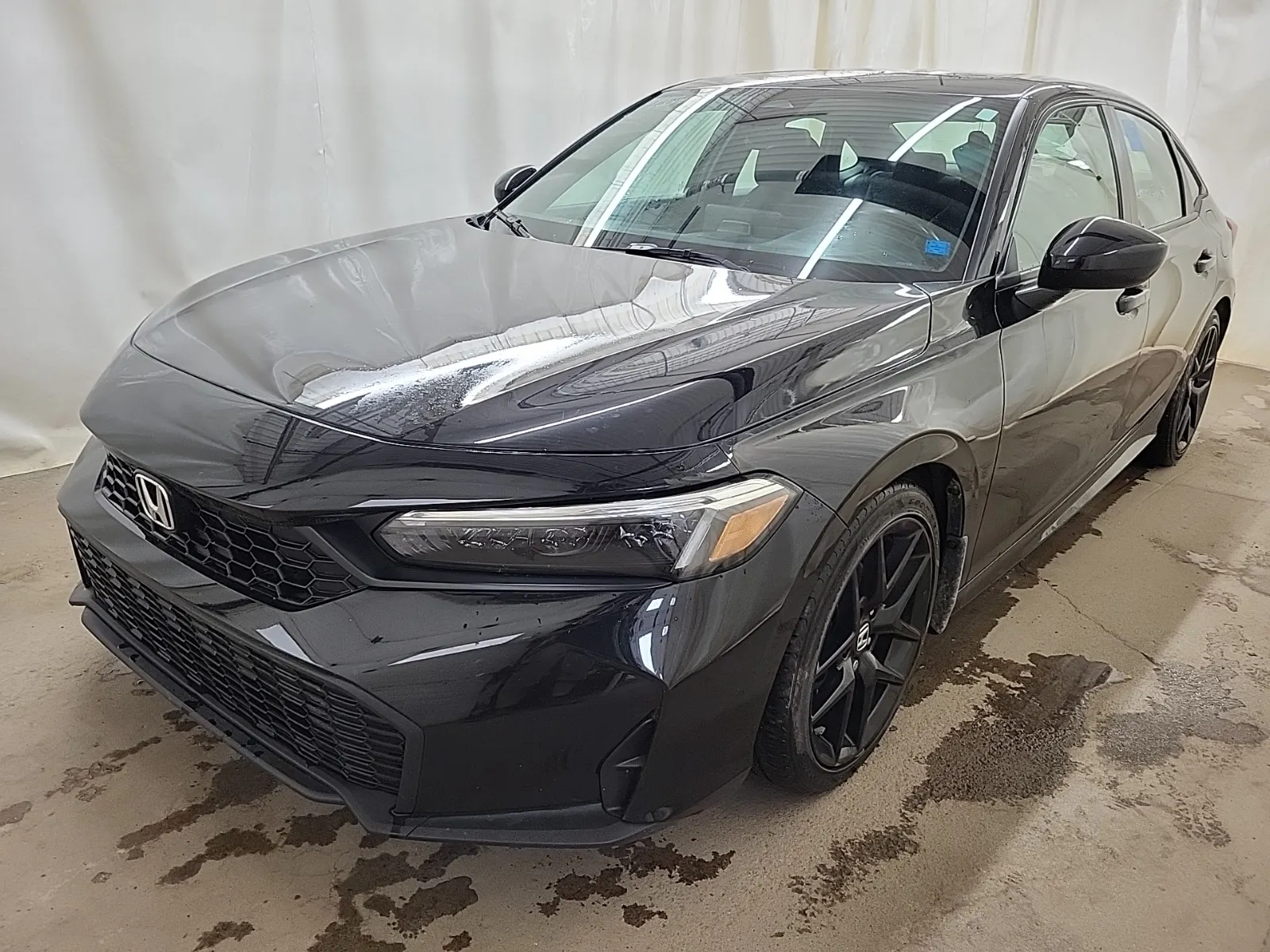 Front driver 3/4 photo