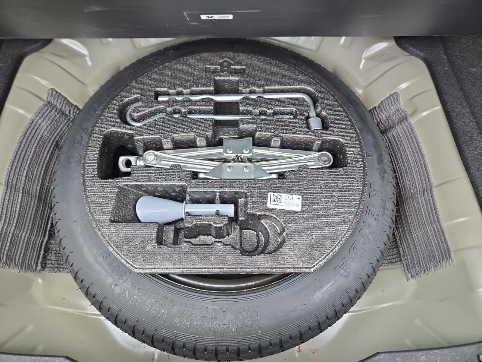 Spare Tire & Wheel Photo