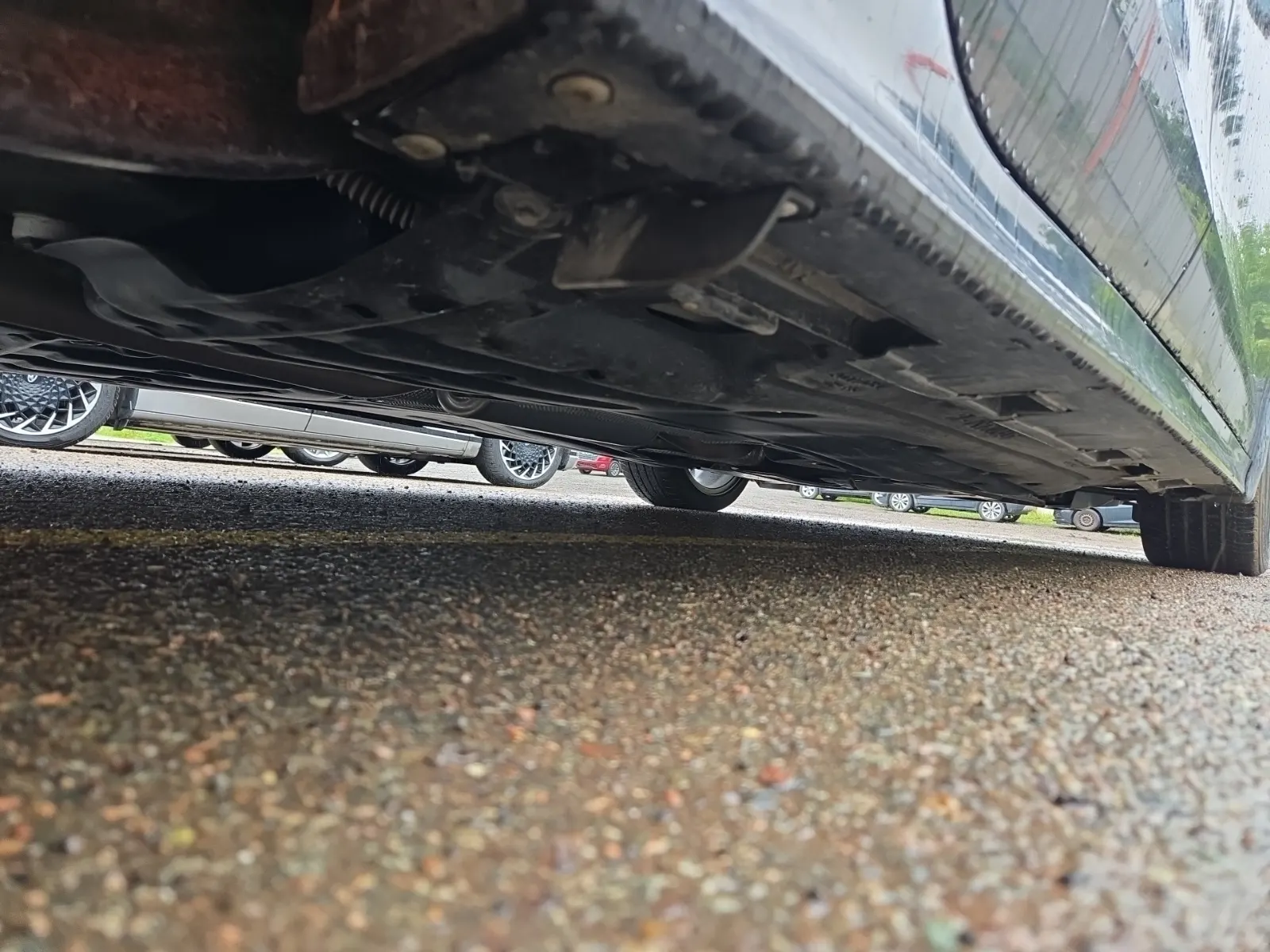 Undercarriage - Passenger Photo