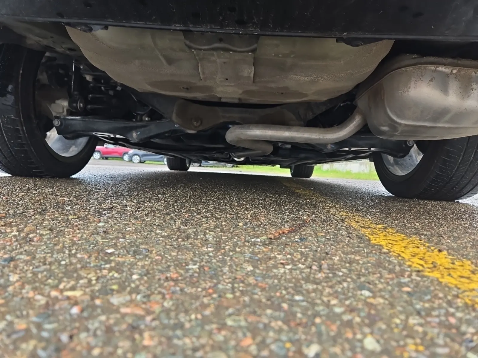 Undercarriage - Rear Photo