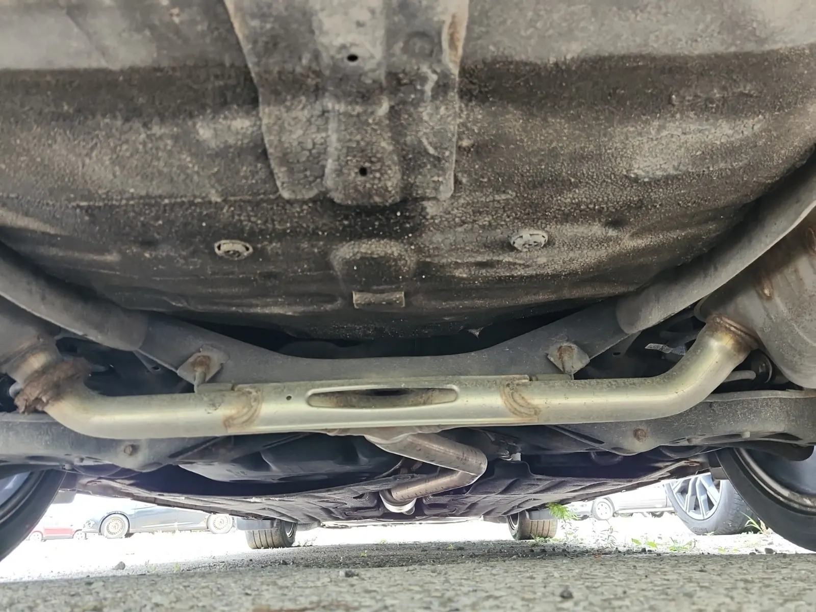 Undercarriage - Rear Photo