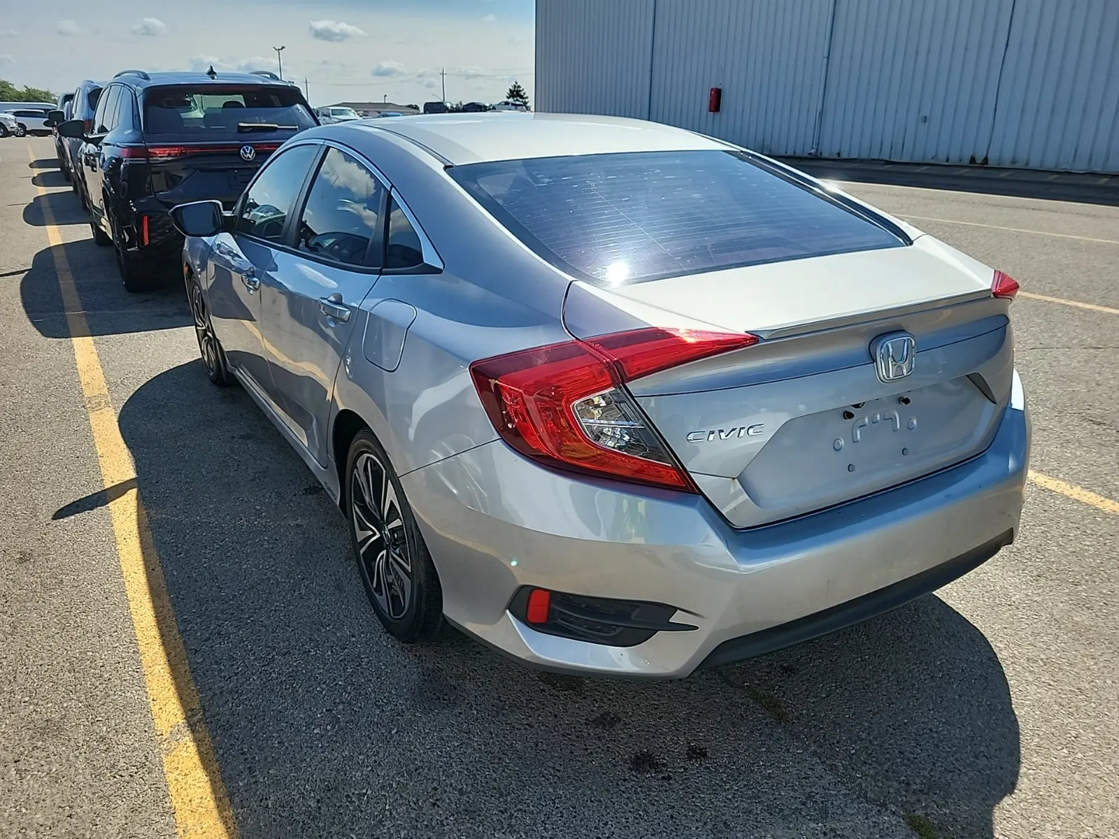 Driver Rear 3/4 Photo