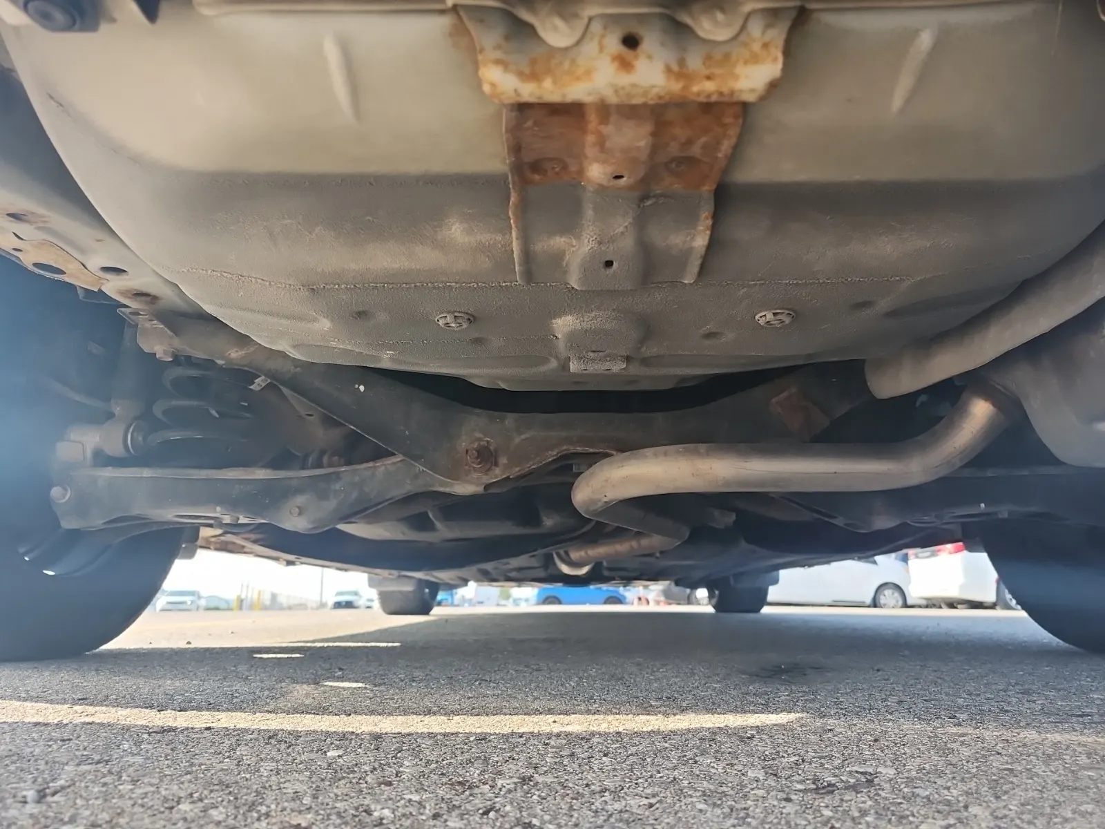 Undercarriage - Rear Photo