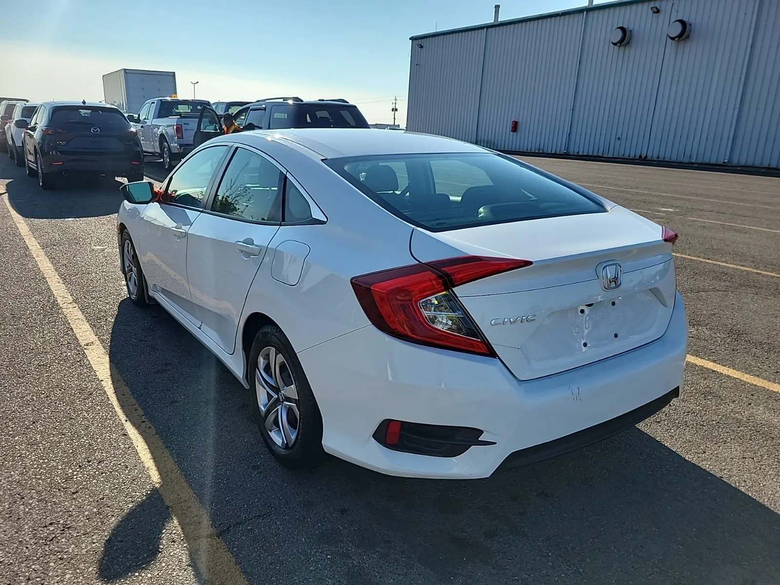 Driver Rear 3/4 Photo