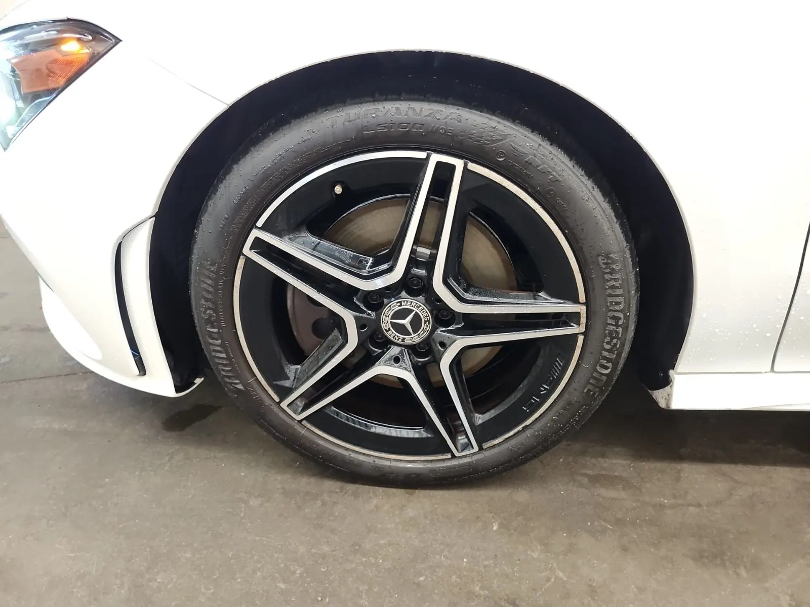 Front driver wheel/tire photo