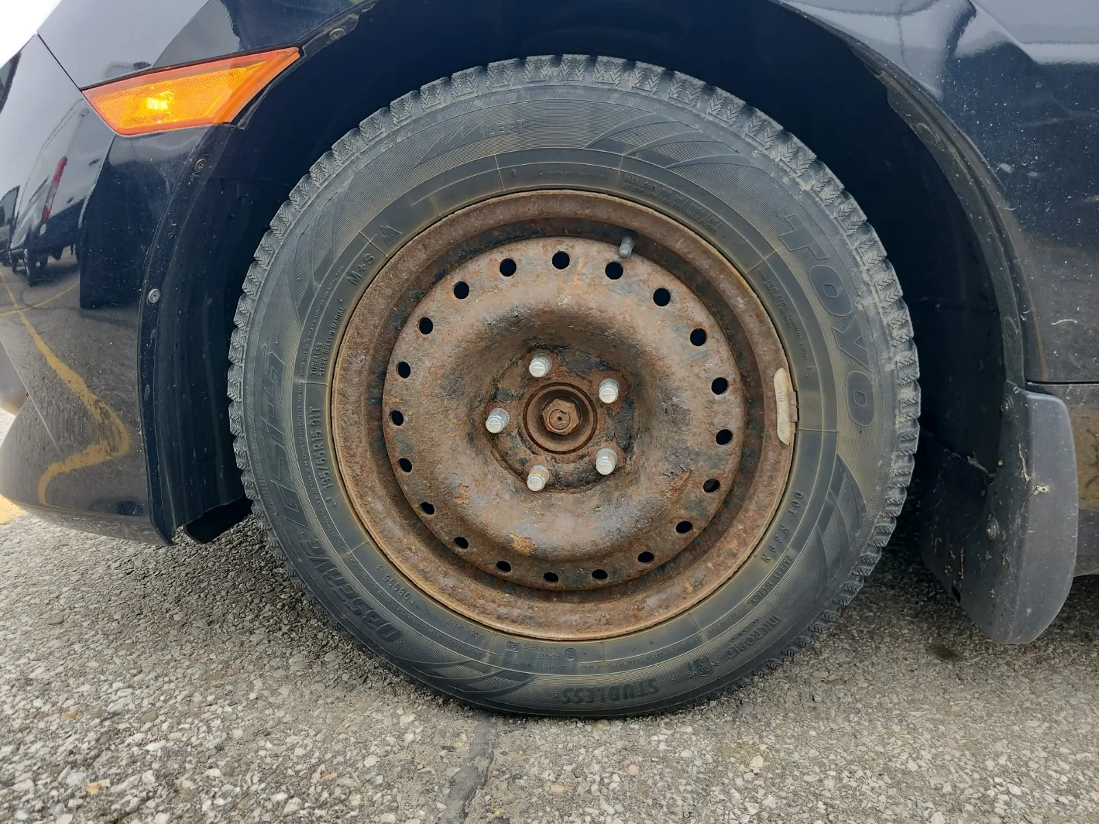 Front driver wheel/tire photo