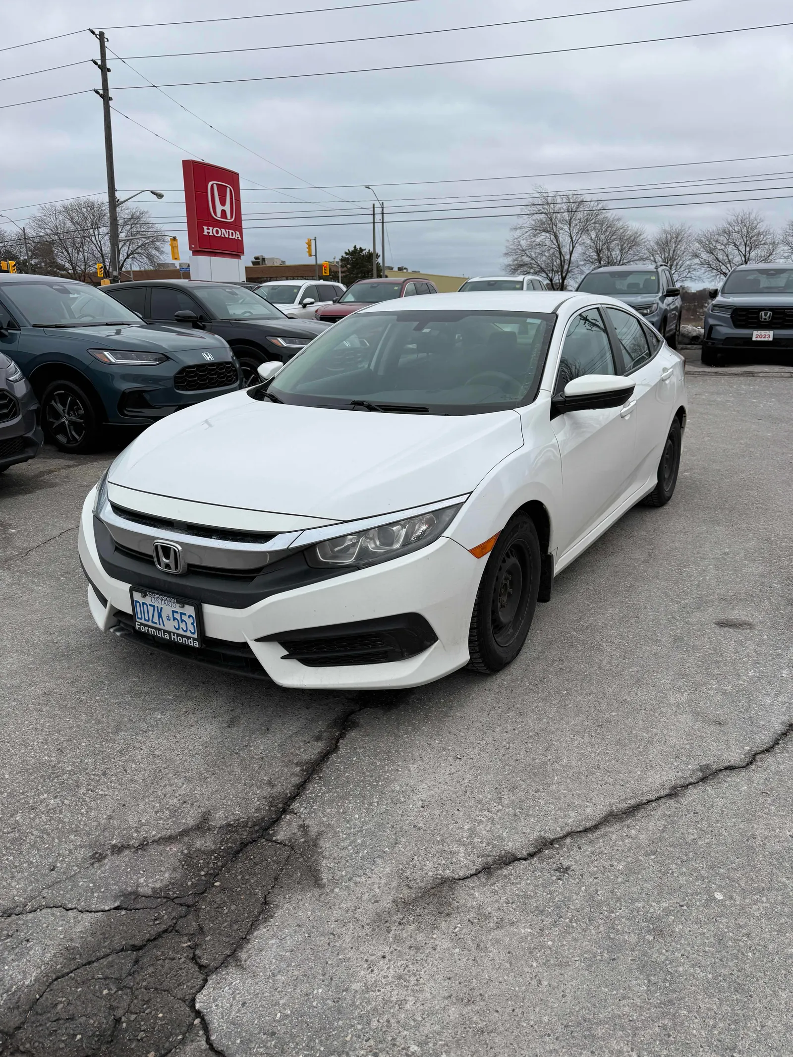 3/4 Front (Main image)