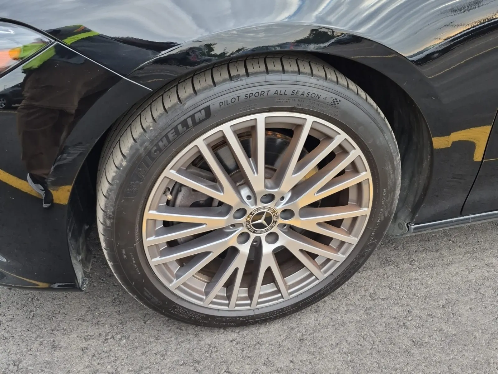 Front driver wheel/tire photo