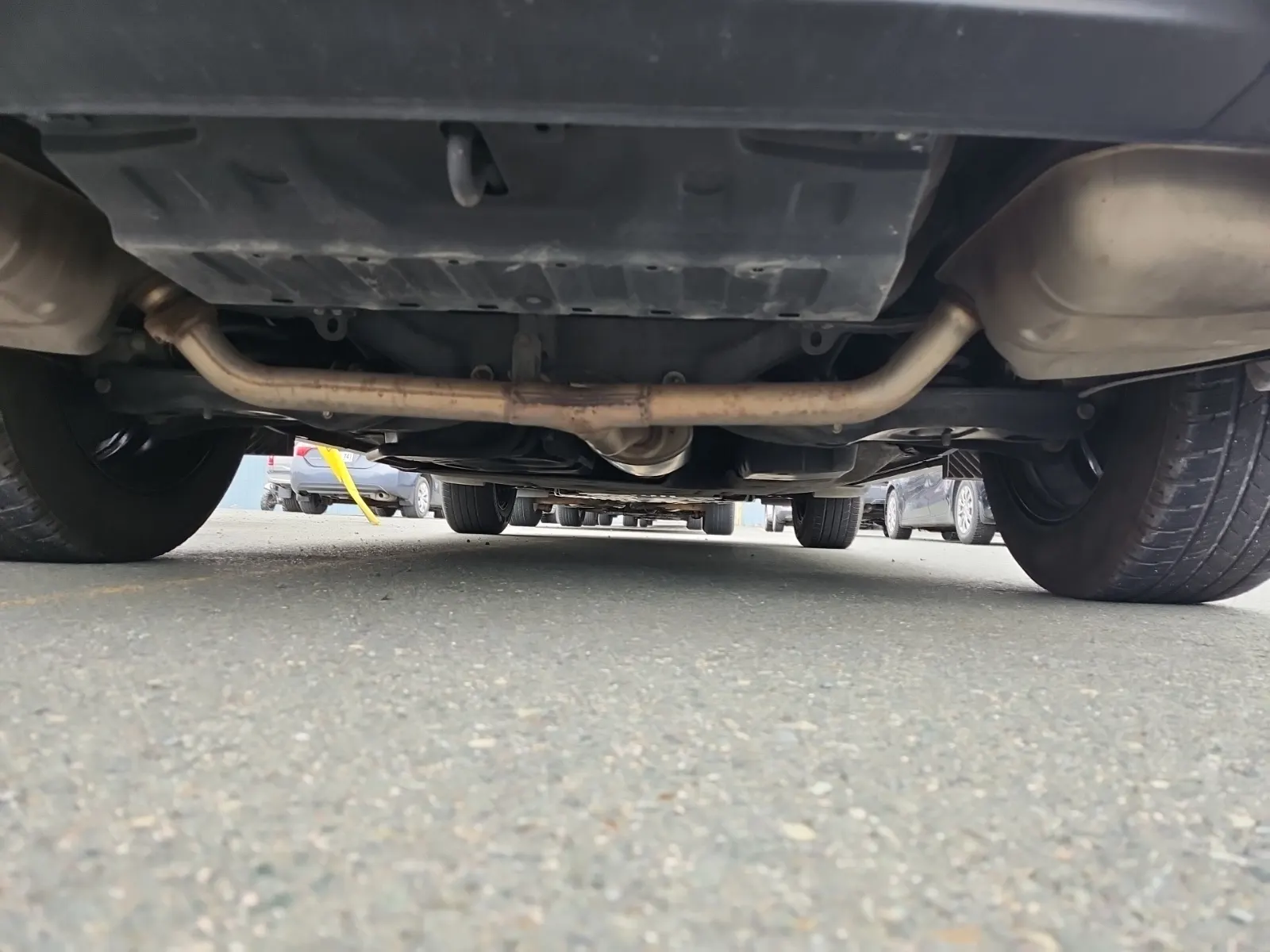Undercarriage - Rear Photo
