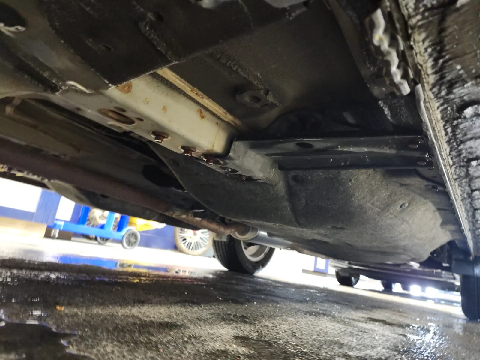 Undercarriage - Driver Photo