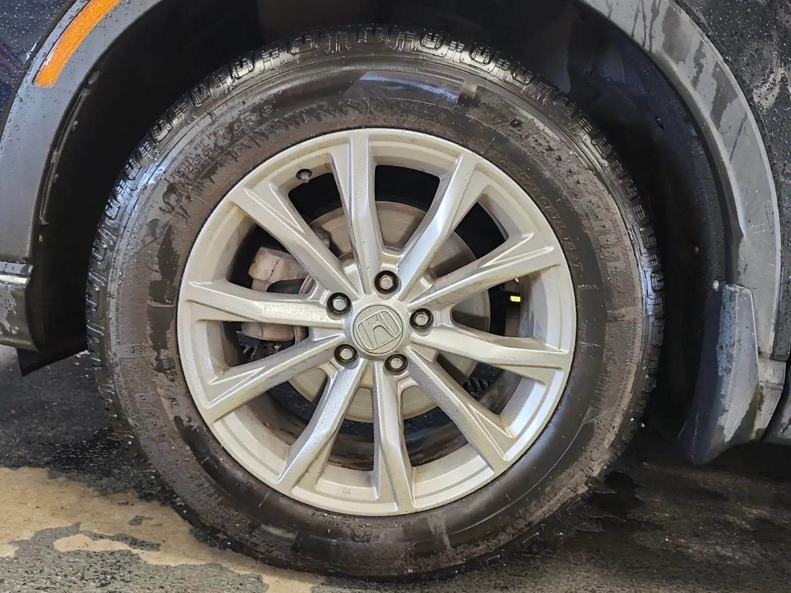 Front driver wheel/tire photo