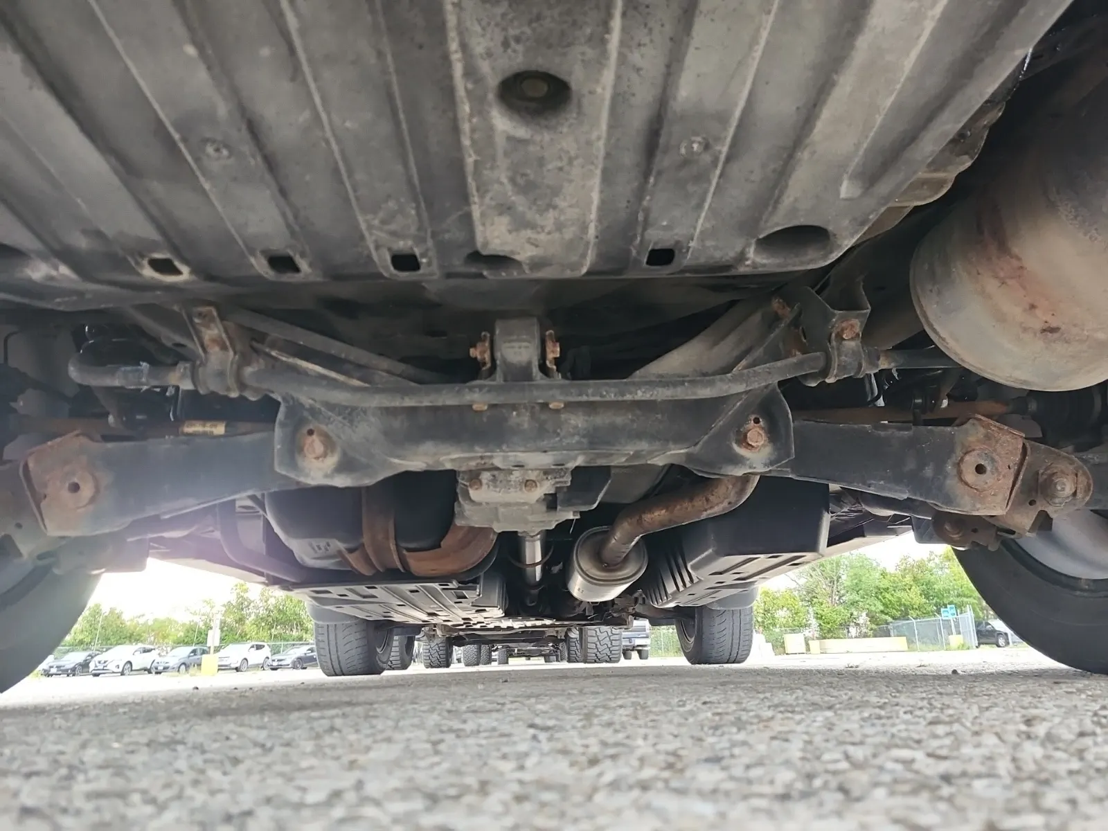 Undercarriage - Rear Photo