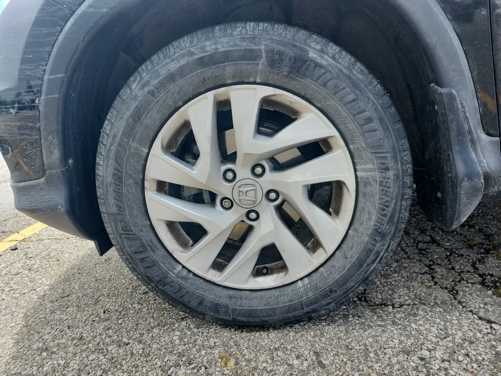 Front driver wheel/tire photo