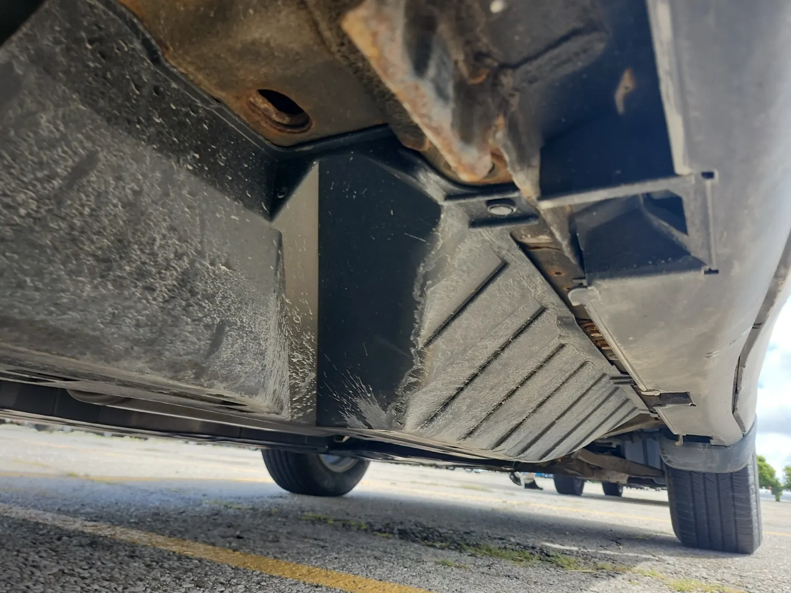 Undercarriage - Passenger Photo