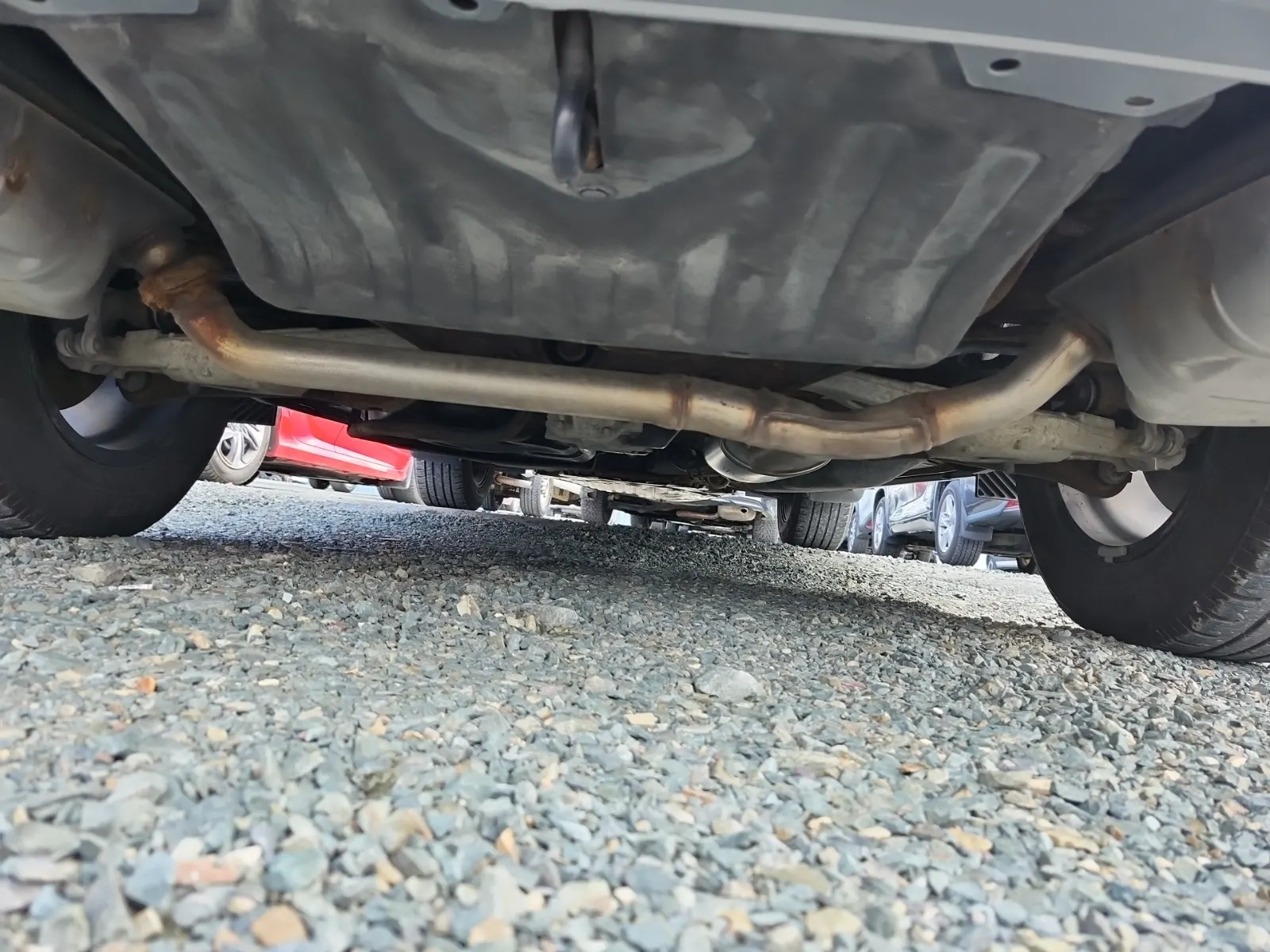Undercarriage - Rear Photo