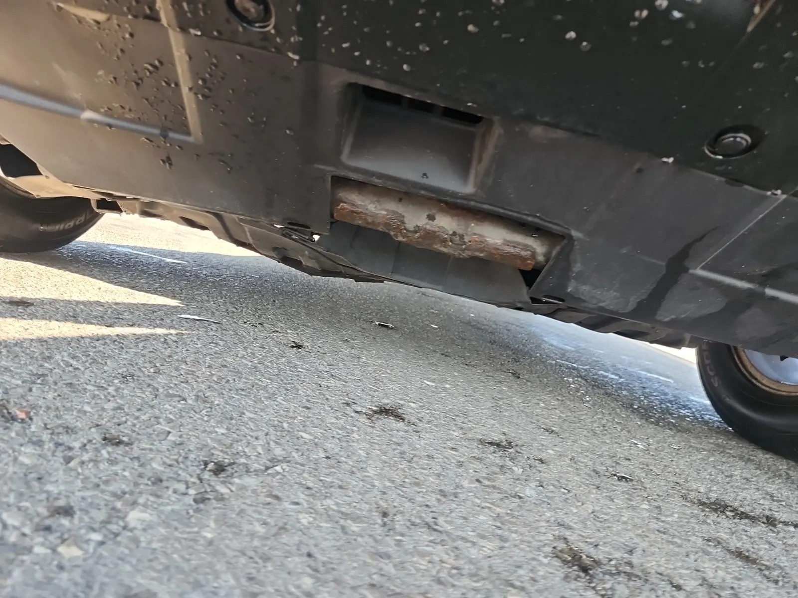 Undercarriage - Front Photo