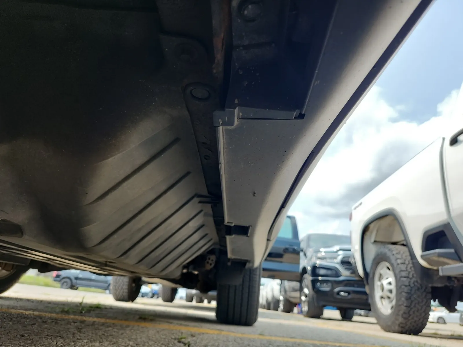 Undercarriage - Driver Photo