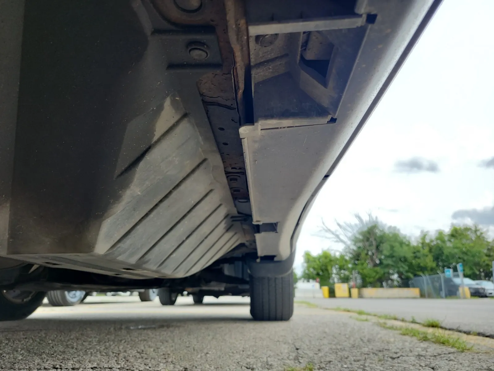 Undercarriage - Passenger Photo