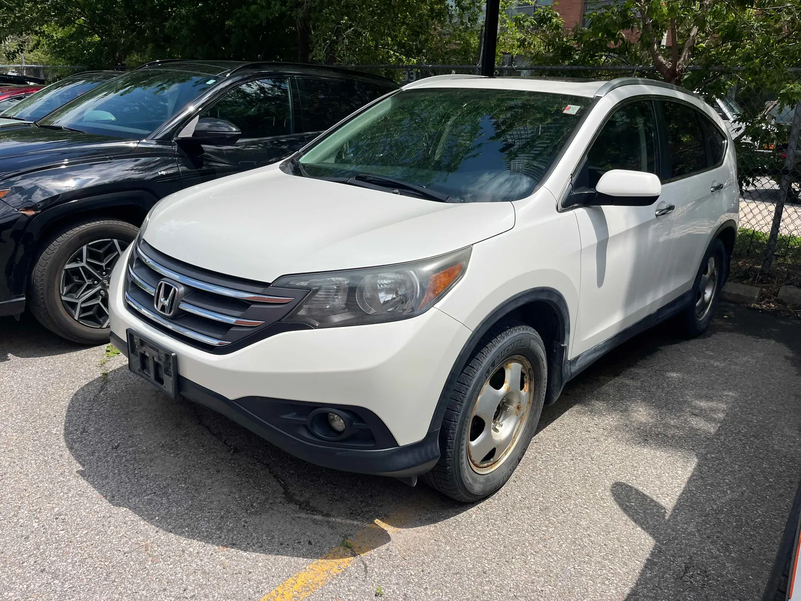 3/4 Front (Main image)