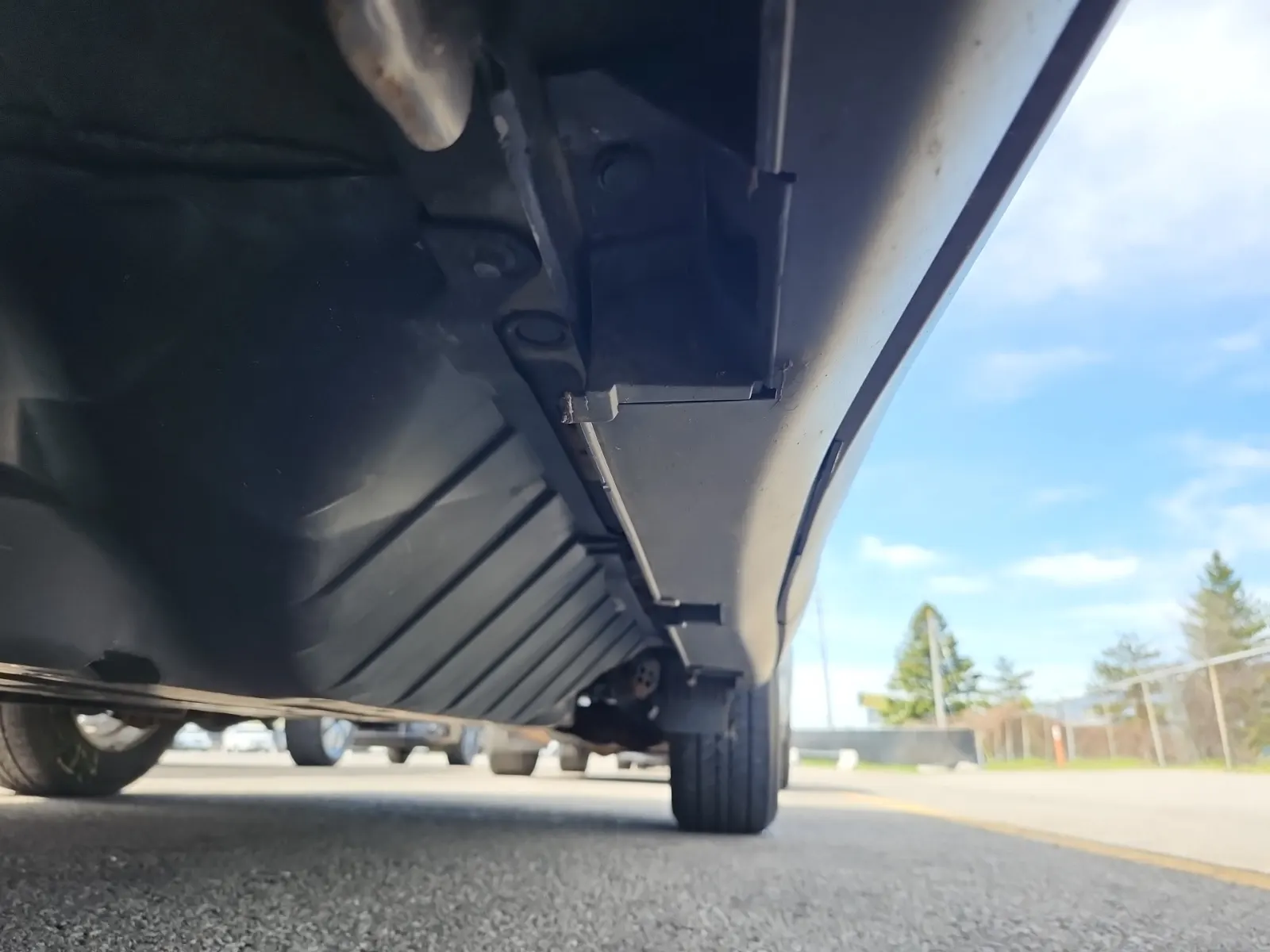 Undercarriage - Driver Photo