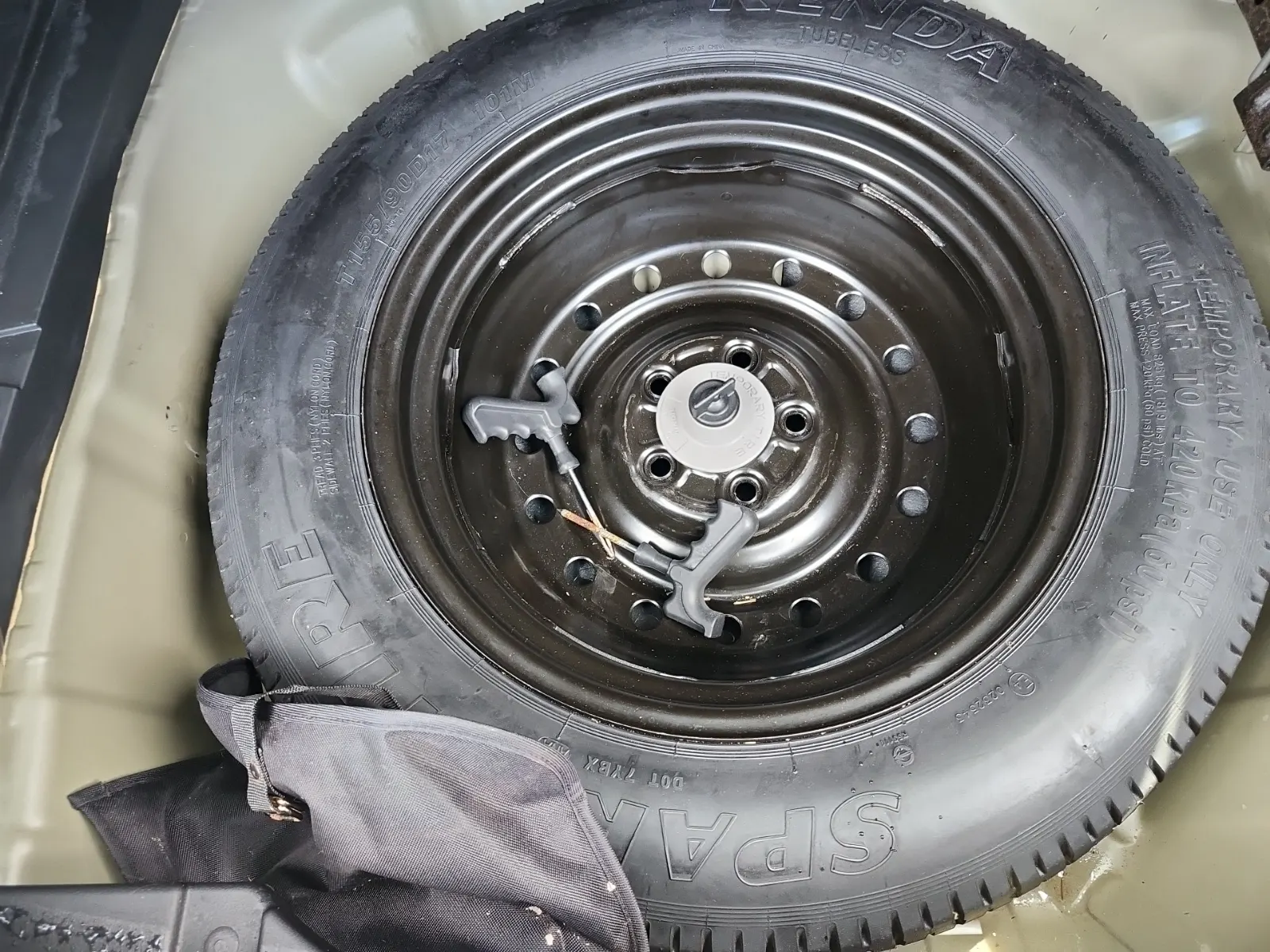 Spare Tire & Wheel Photo