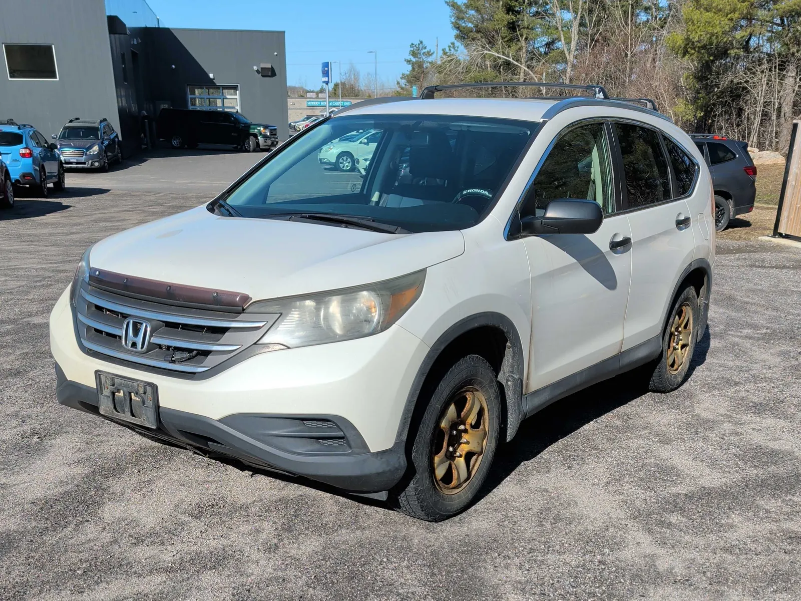 3/4 Front (Main image)