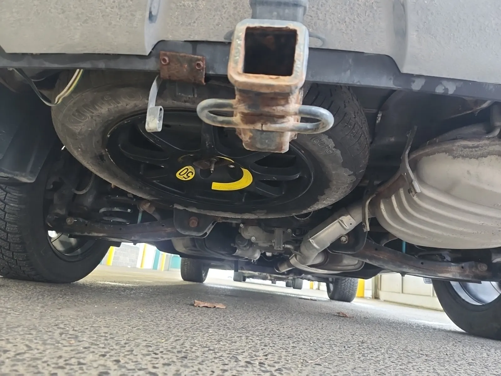 Undercarriage - Rear Photo