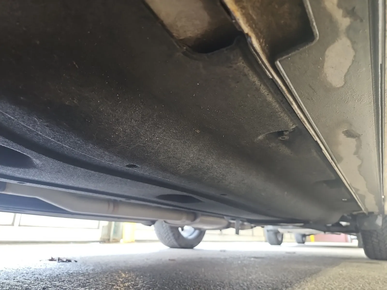 Undercarriage - Driver Photo
