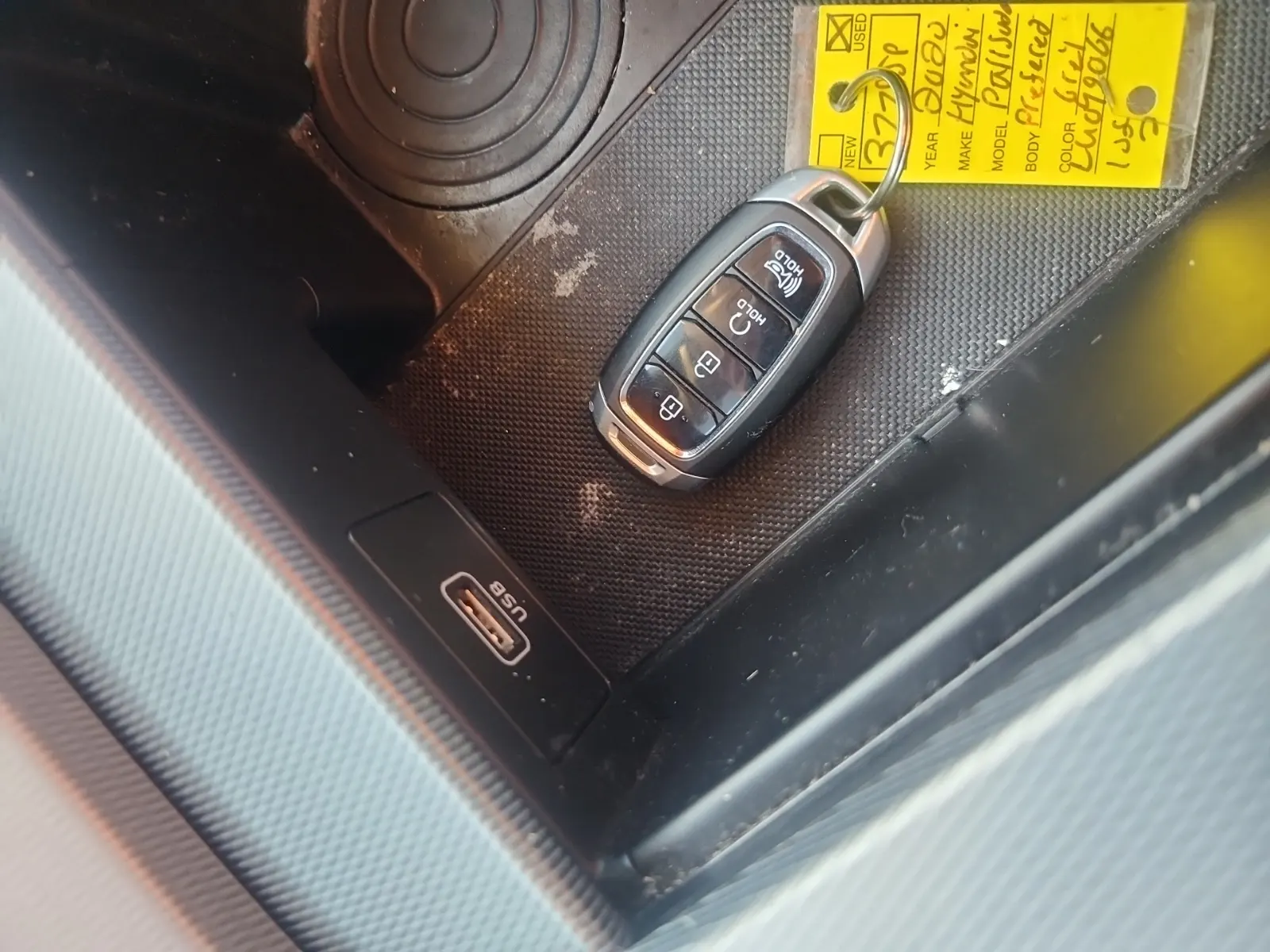 Keys/Fobs/Manual Photo