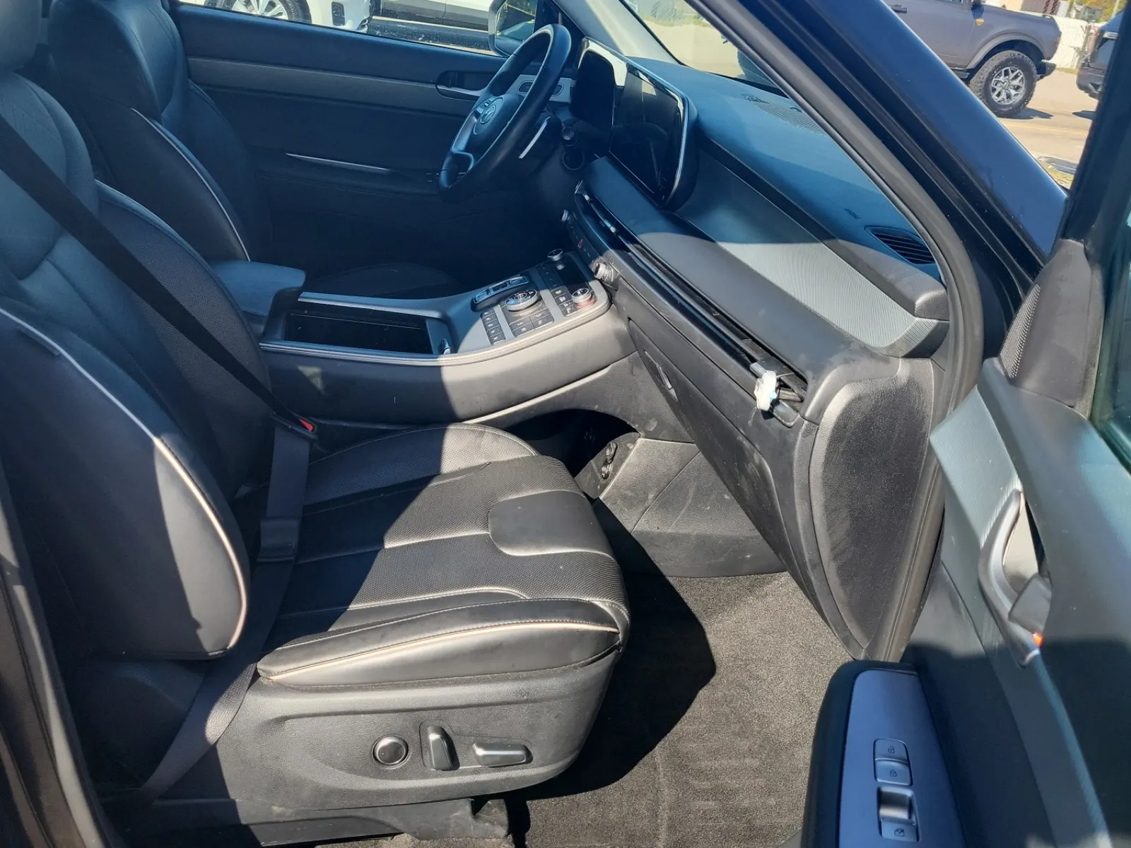 Right Side Interior Photo