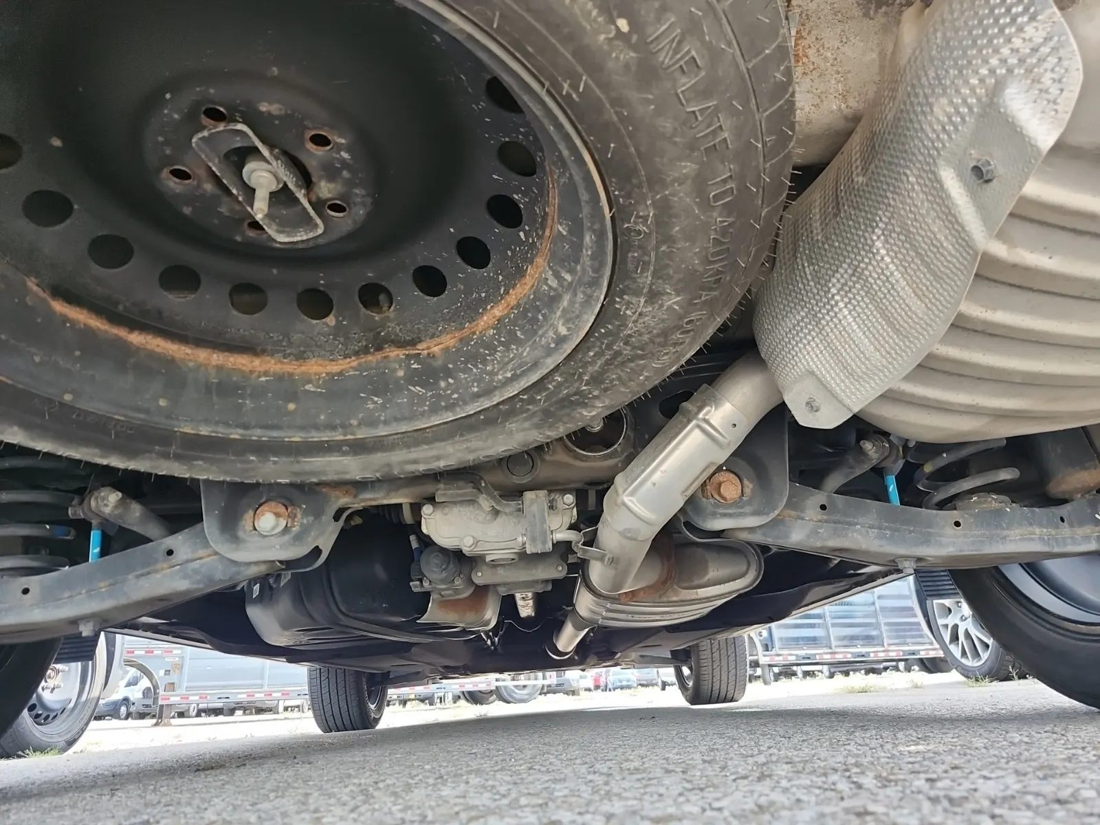 Undercarriage - Rear Photo