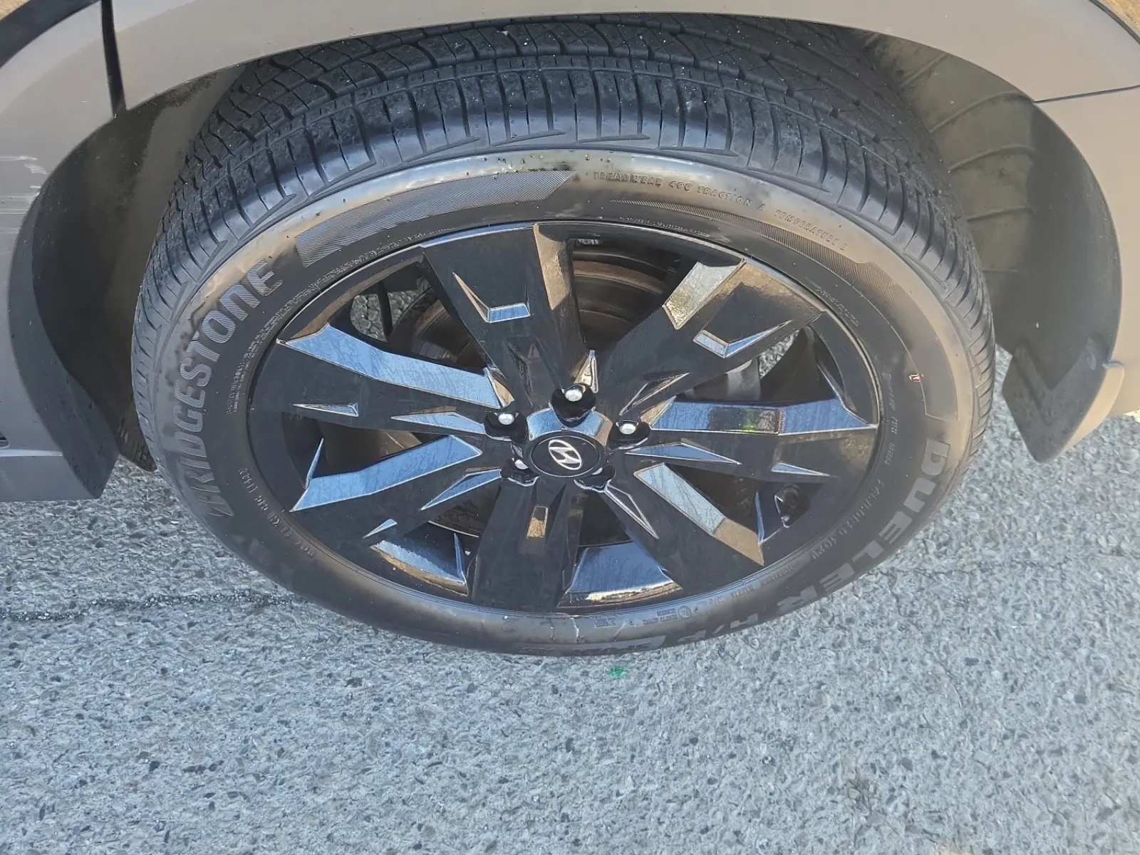 Left Rear Wheel/Tire Photo