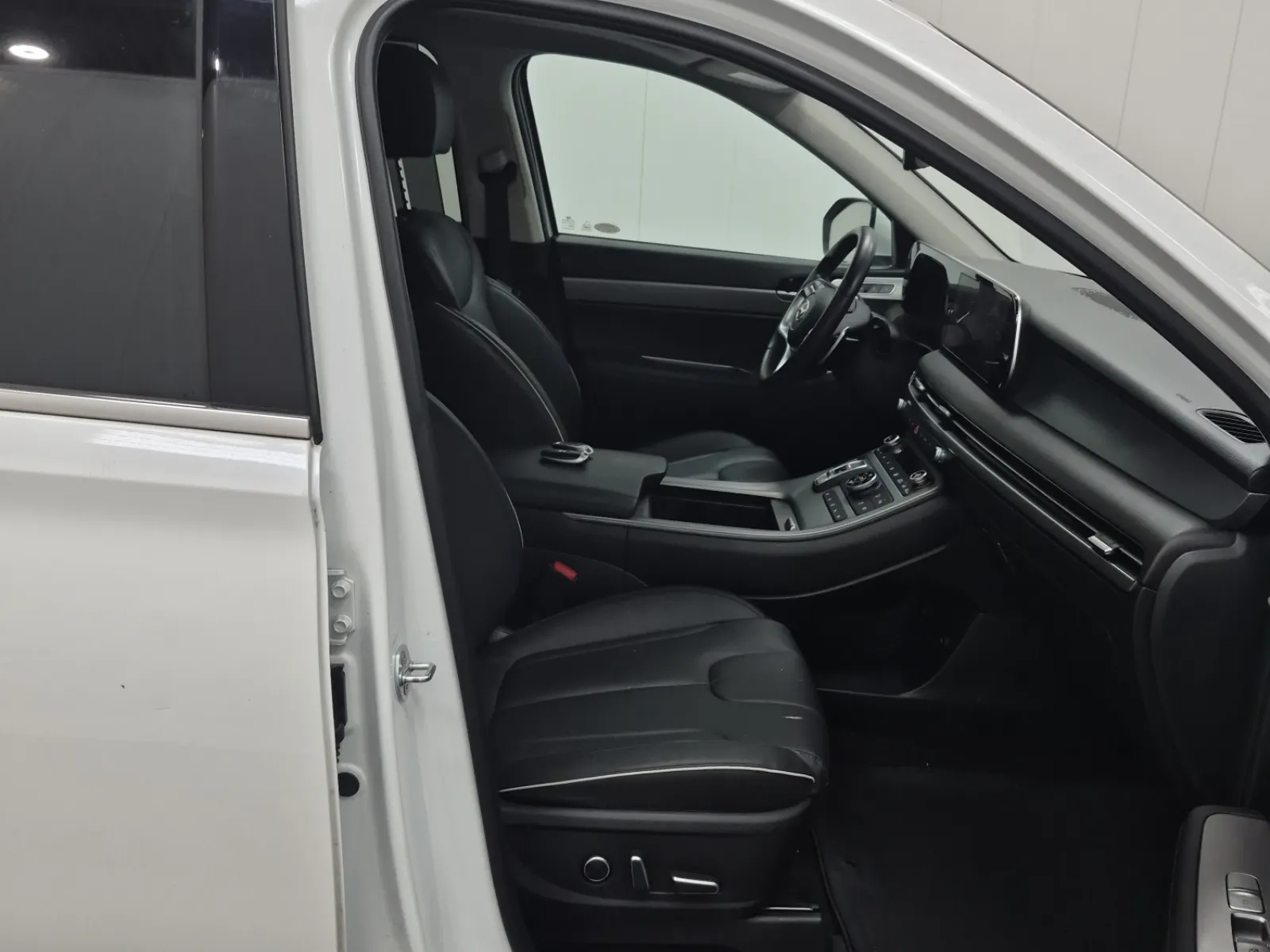 Right Side Interior Photo