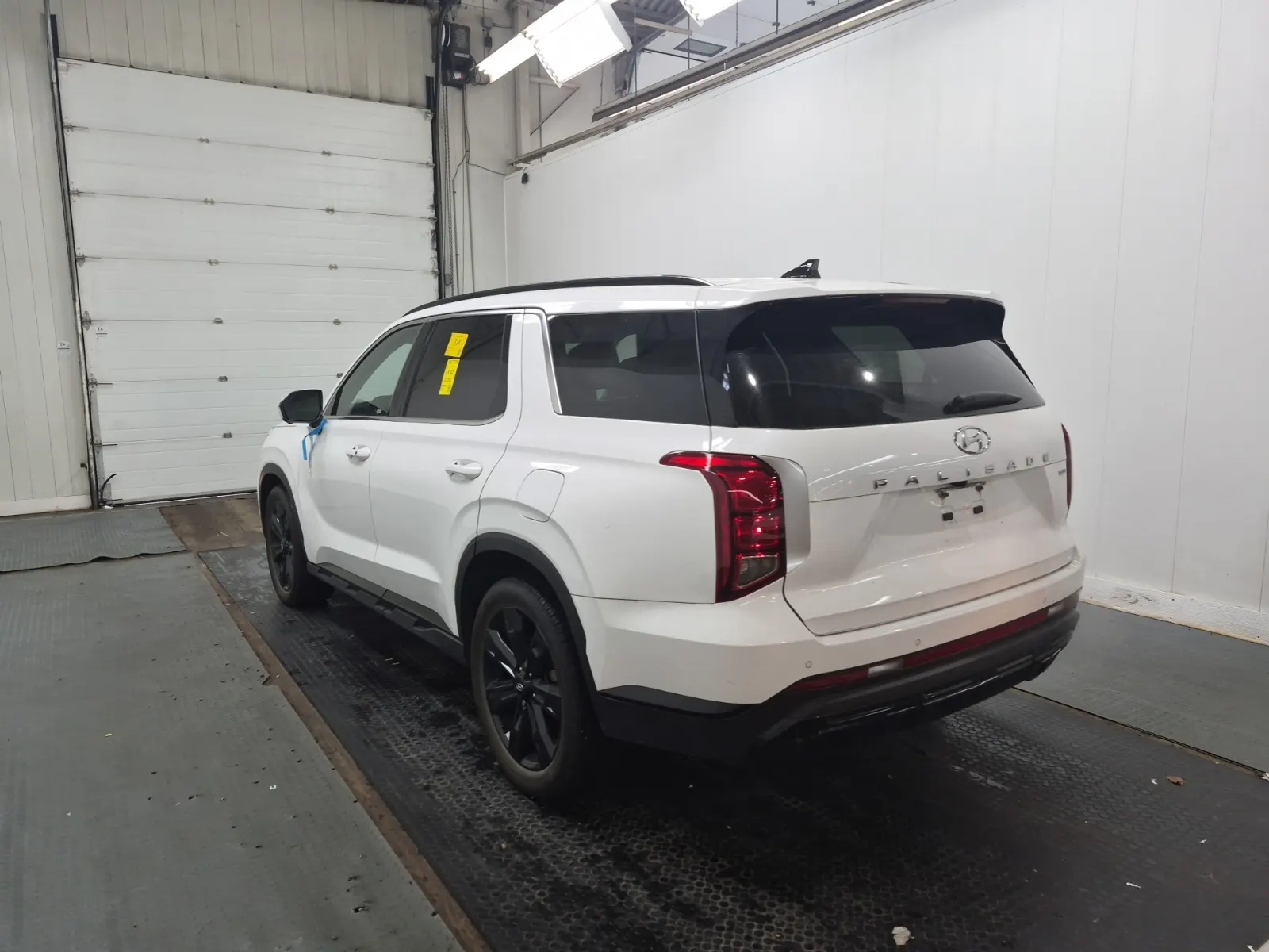 Driver Rear 3/4 Photo