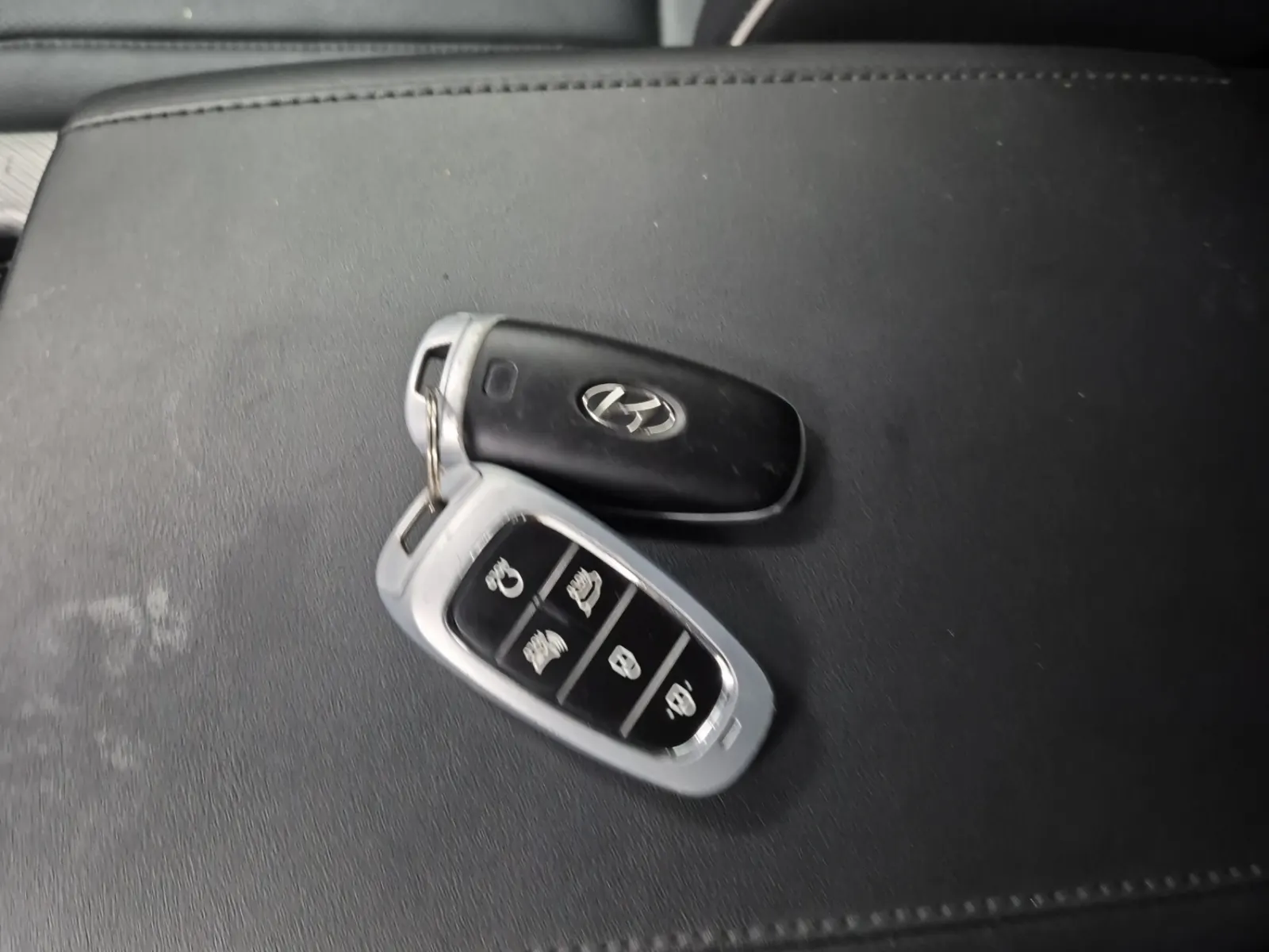 Keys/Fobs/Manual Photo