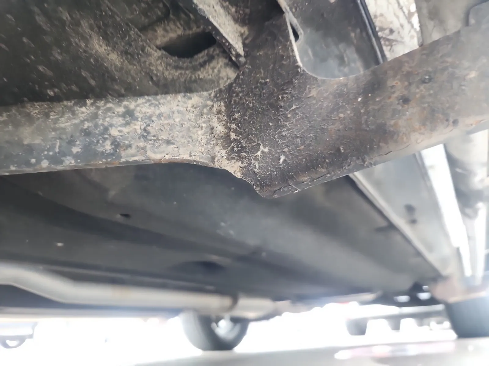 Undercarriage - Driver Photo