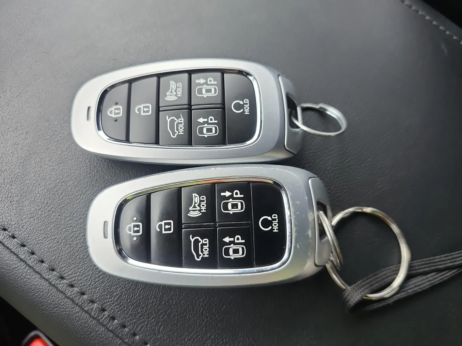 Keys/Fobs/Manual Photo