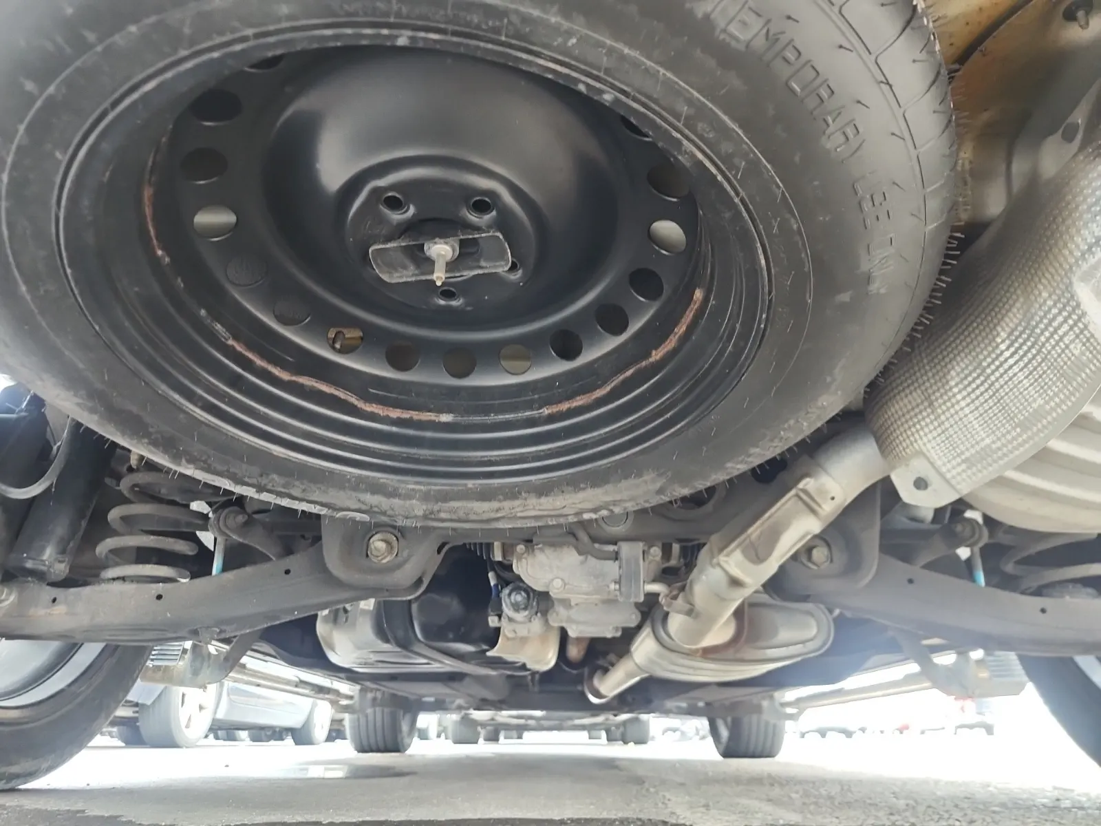Undercarriage - Rear Photo
