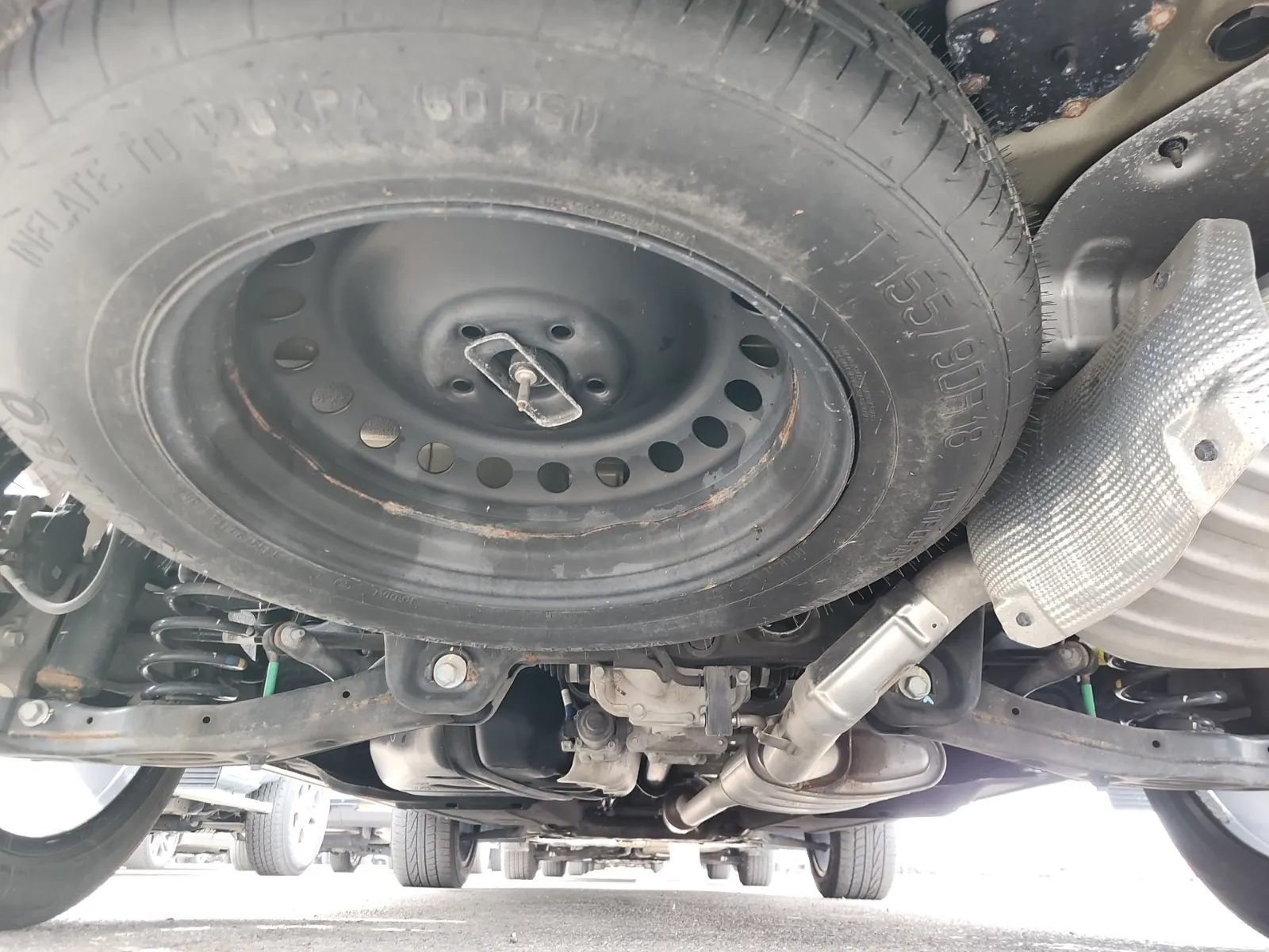 Undercarriage - Rear Photo