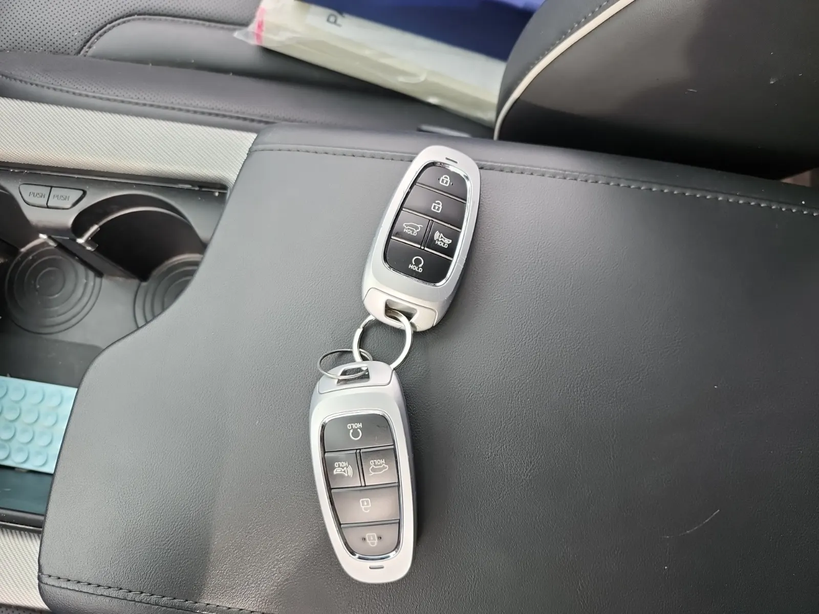 Keys/Fobs/Manual Photo