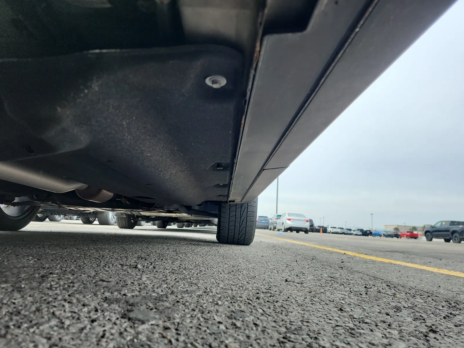 Undercarriage - Passenger Photo