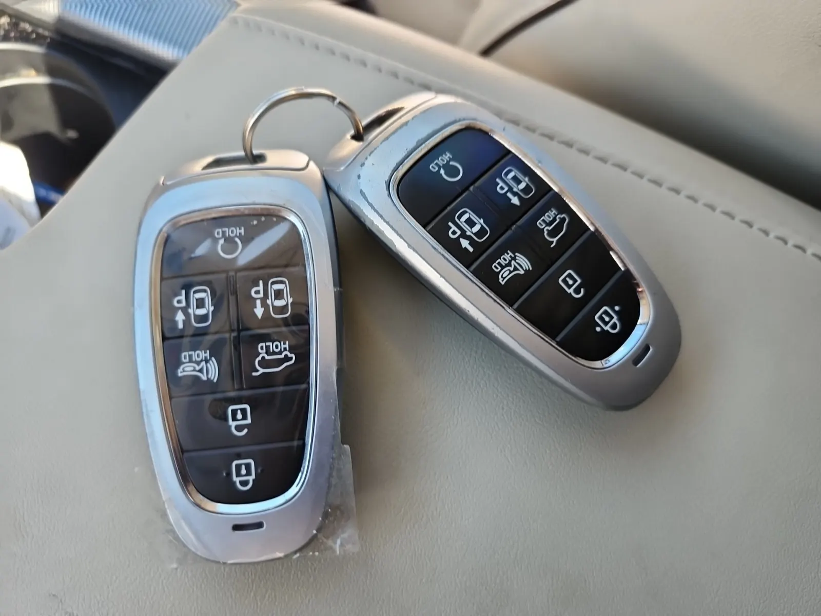 Keys/Fobs/Manual Photo
