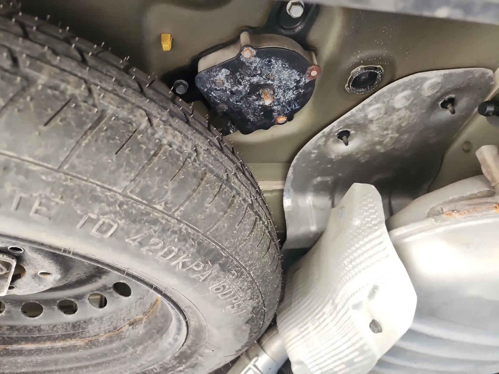 Spare Tire & Wheel Photo