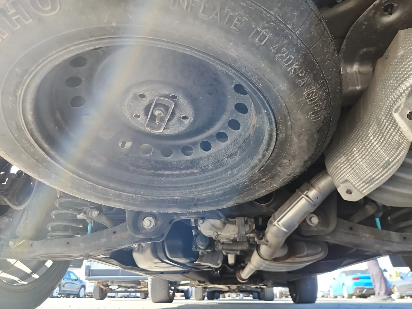 Undercarriage - Rear Photo