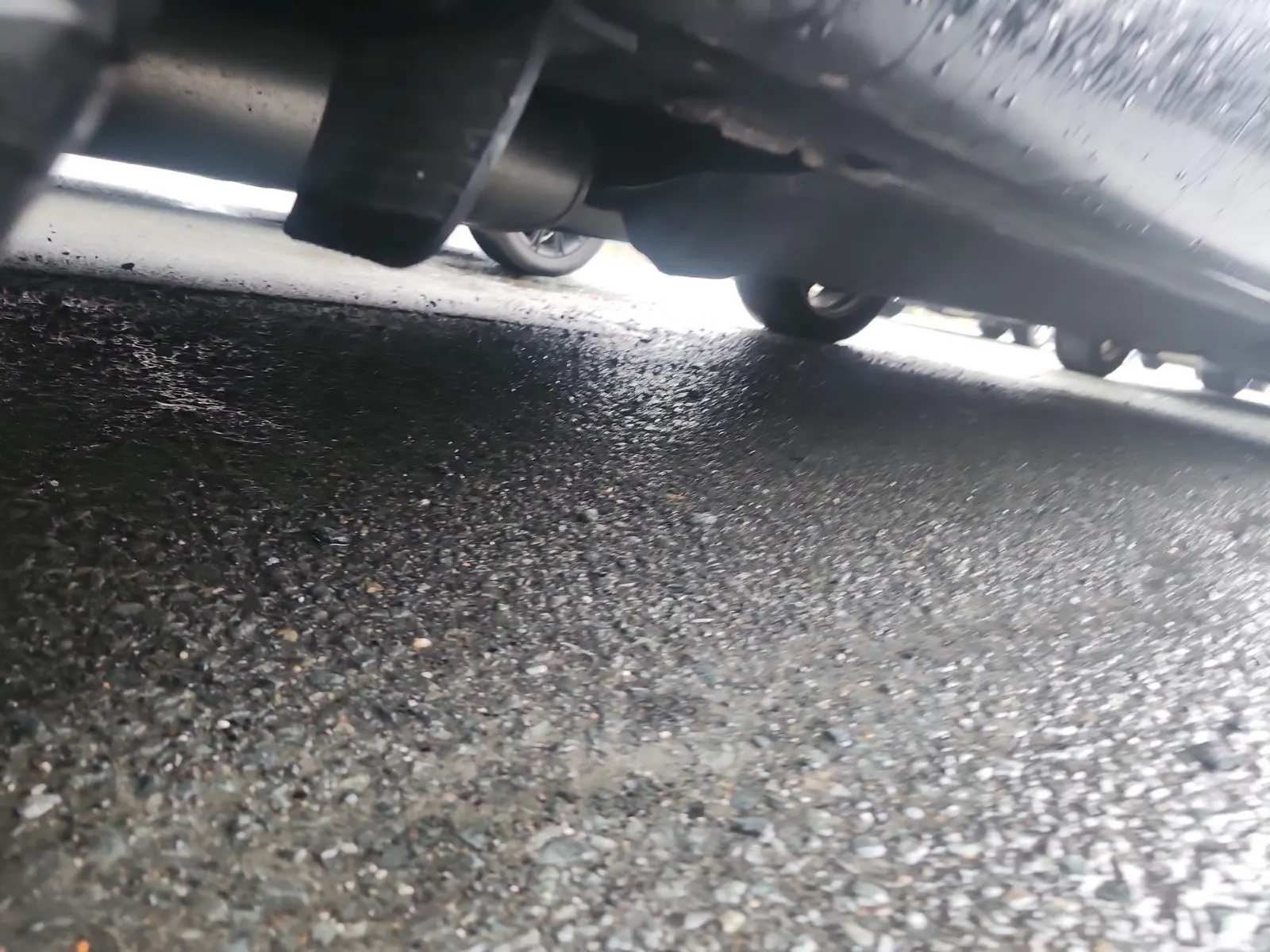 Undercarriage - Passenger Photo