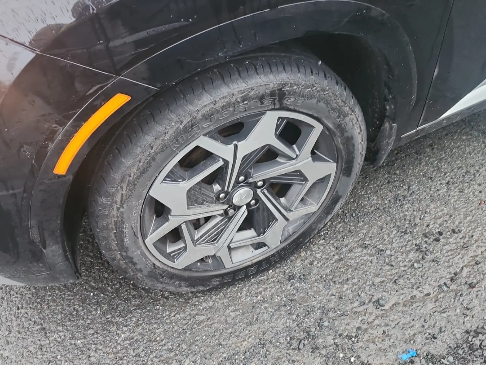 Front driver wheel/tire photo