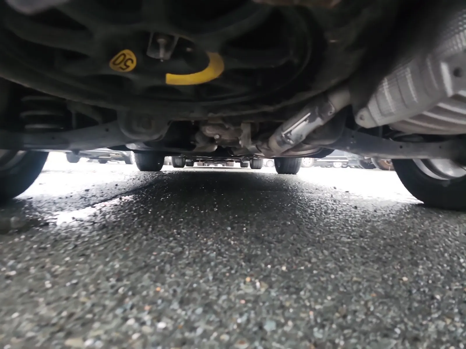 Undercarriage - Rear Photo