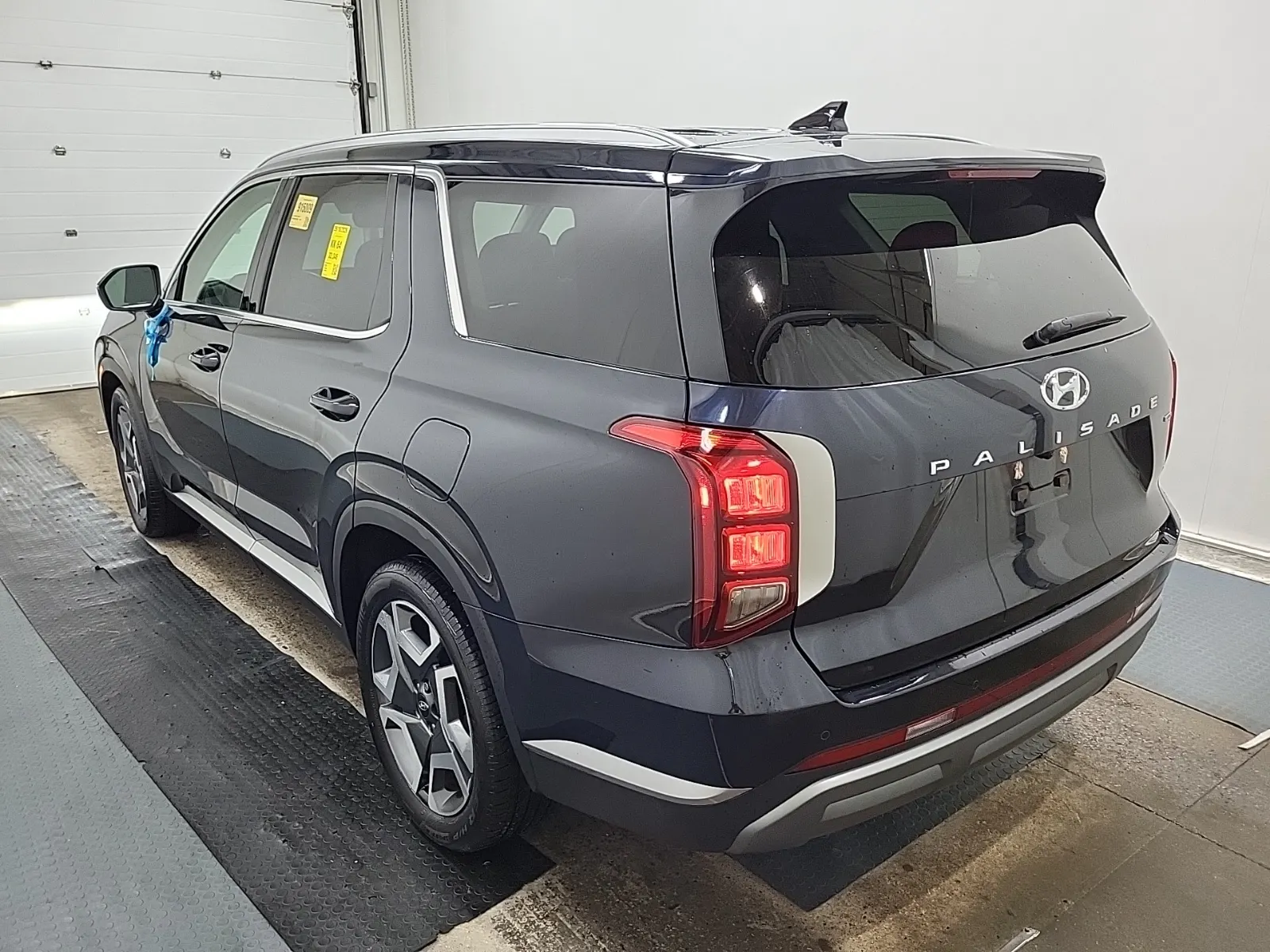 Driver Rear 3/4 Photo