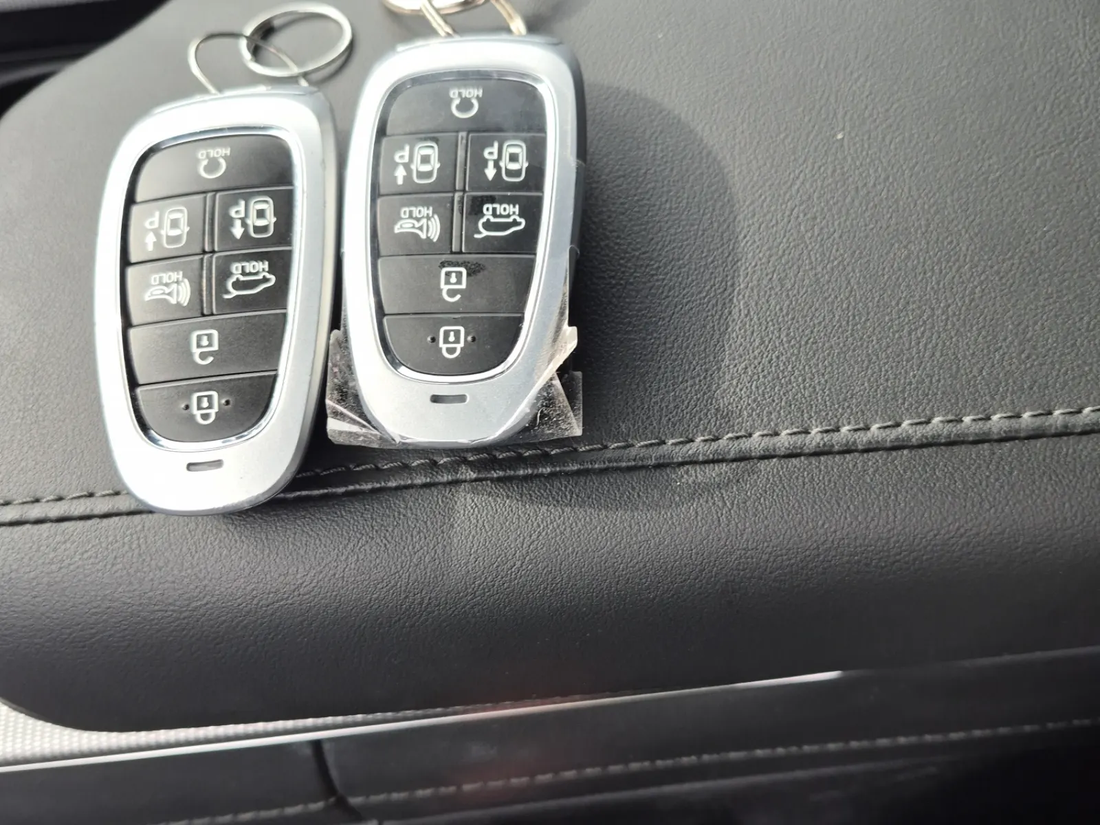 Keys/Fobs/Manual Photo